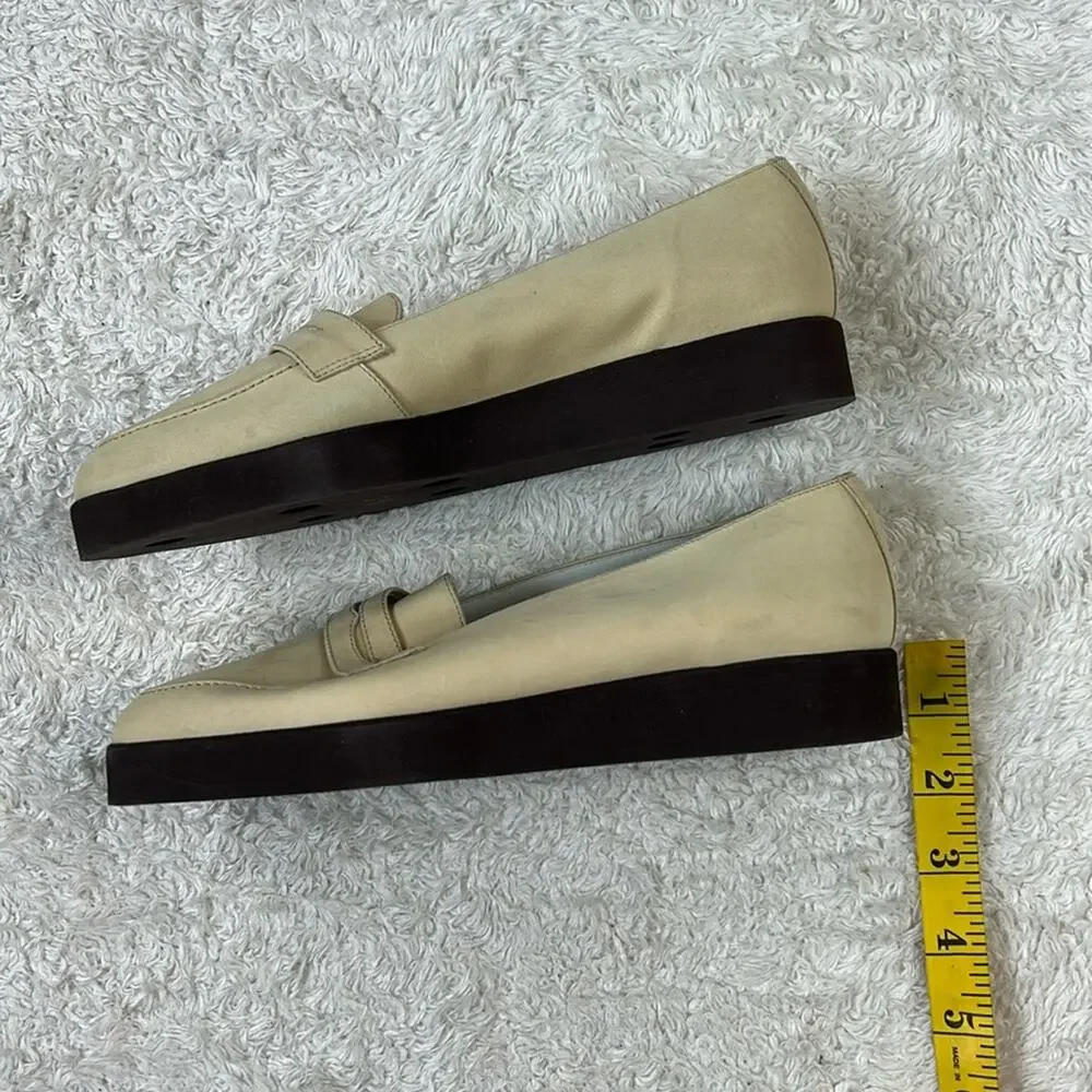 Andre Assous featherweight loafers in‎ cream, size 6.5 narrow